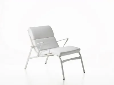 Poltroncina in metallo con cuscino in tessuto imbottito Armframe Soft Outdoor di Alias