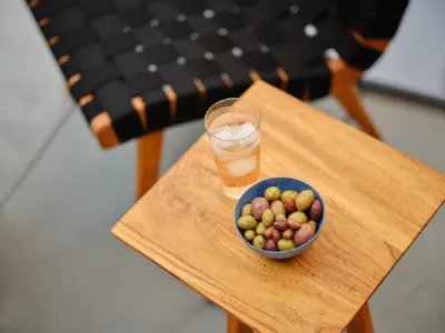 Tavolino in teak Risom Side Table di Knoll