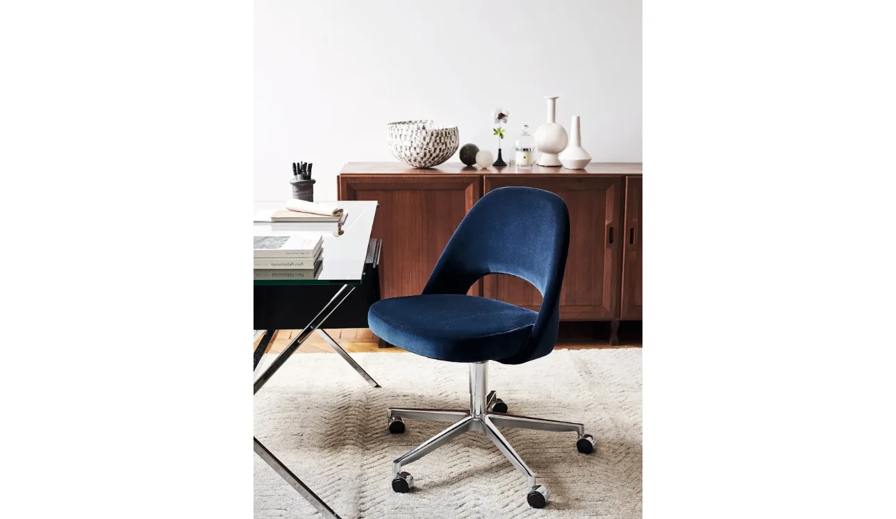 Seduta Operativa Saarinen Executive Swivel Side Chair di Knoll